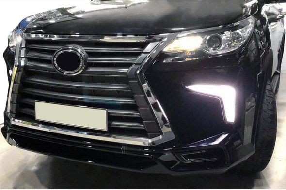 Комплект рестайлінгу (на 2018 рік) Toyota Fortuner 2015↗ мм.