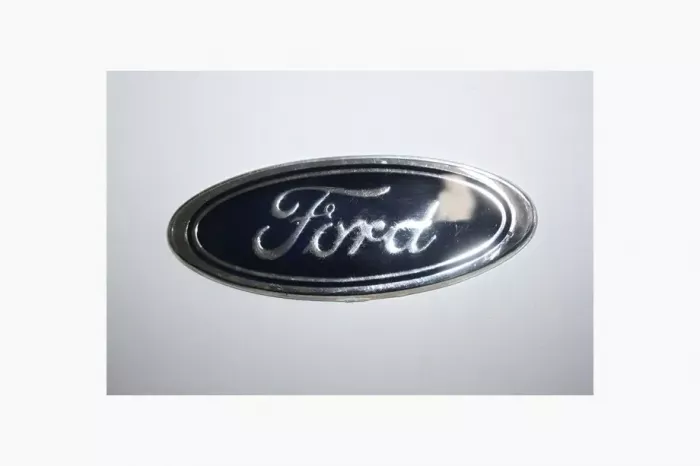 Автомобільний значок на Форд Транзит Ford Transit 1991-2000 років.
