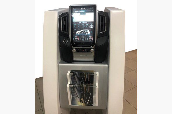 Магнітола 2015+ (дизайн Tesla, 16 дюймів) Toyota Land Cruiser 200