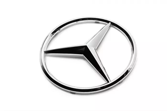 Передня емблема Mercedes CLA C117 2013-2019рр.