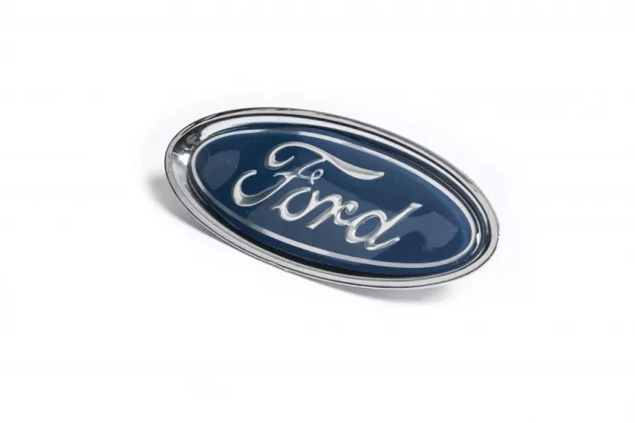 Емблема передня 2013-2017 112мм/47мм (на клямках+самоклейка) Копія Ford Courier 2014↗ мм.