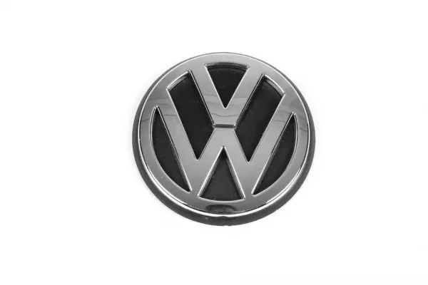 Задній значок (1997-2000, під оригінал) Volkswagen Passat B5 1997-2005 років. Задній значок (1997-2000, під оригінал) Volkswagen Passat B5 1997-2005 років.
